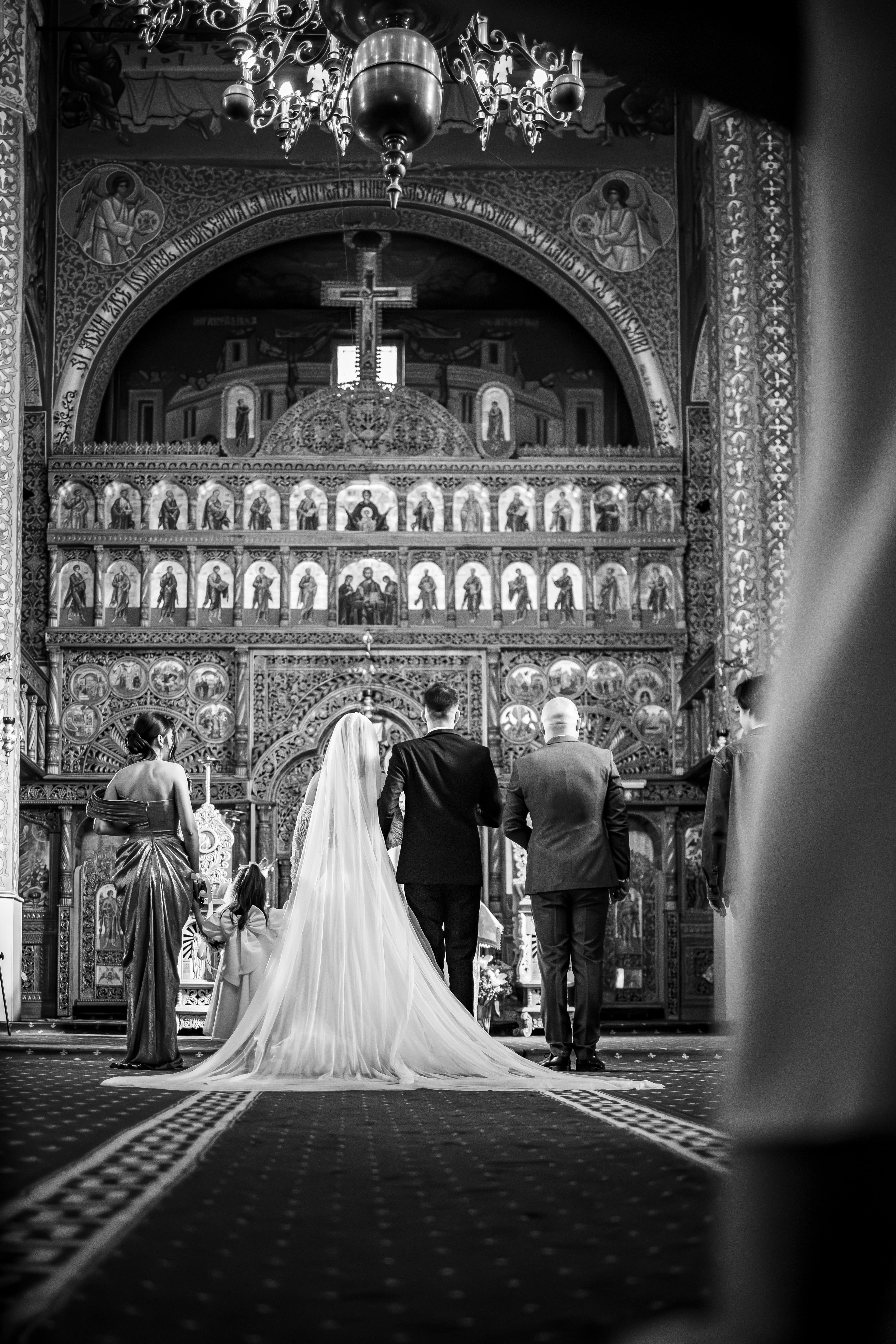 Fotograf nuntă - Pictoria Team - ceremonie religioasă emoționantă